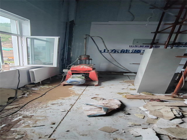 德钦地基基础下沉墙体裂缝加固注浆顶升施工