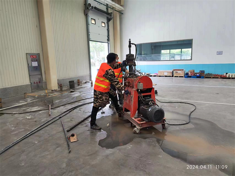 德钦厂房地面下沉塌陷注浆加固施工